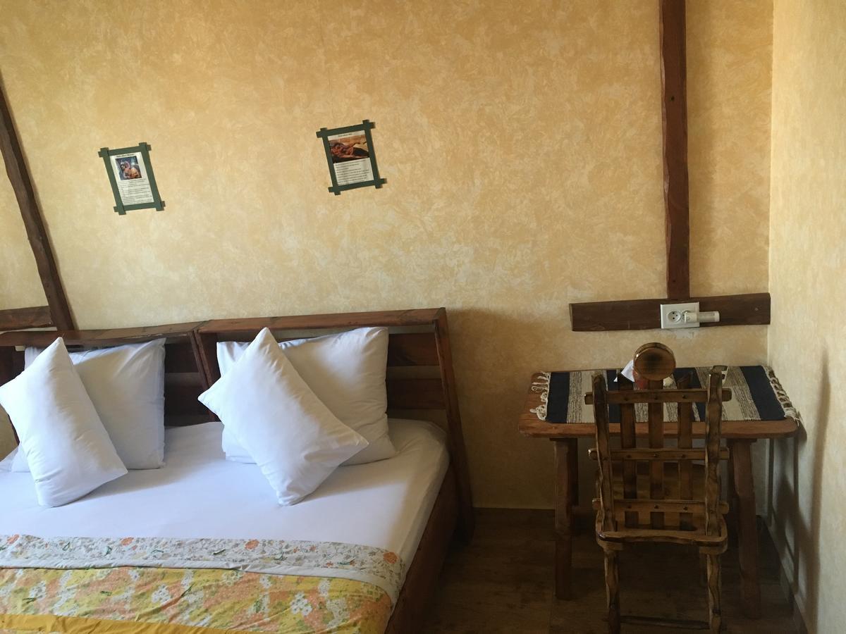 Machanents Art Hotel Vagharshapat ภายนอก รูปภาพ