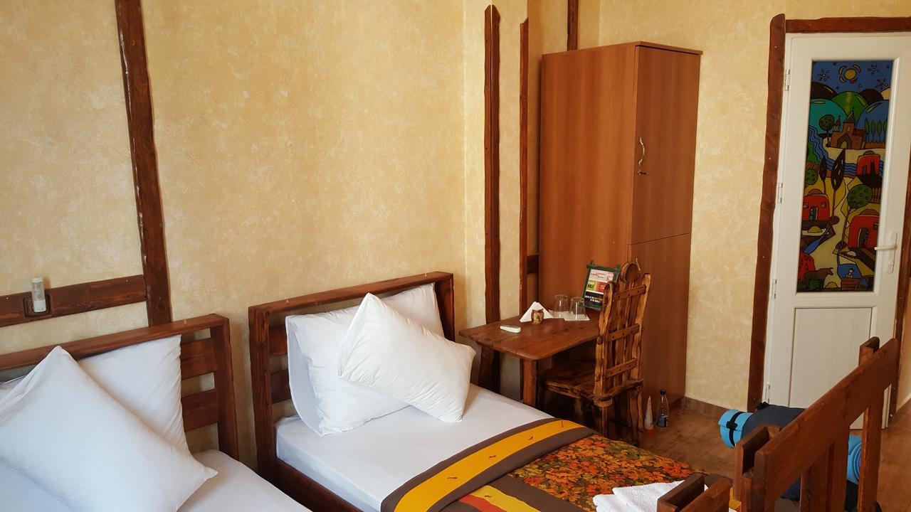 Machanents Art Hotel Vagharshapat ภายนอก รูปภาพ